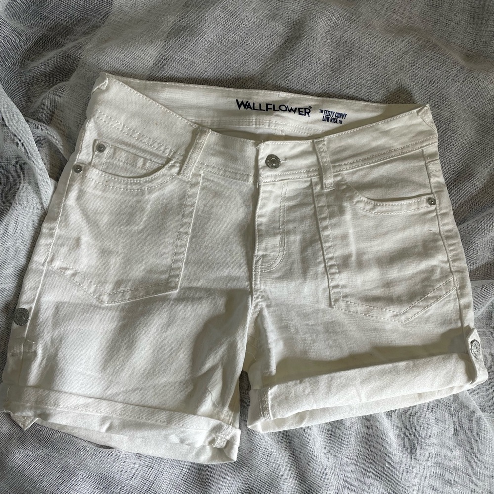 Wallflower Women's White Jean Shorts